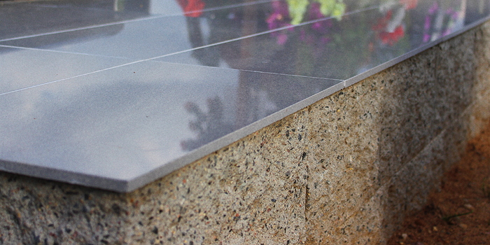 Укладка плитки на кладбище в Минске в торговой сети Гранитное Дело