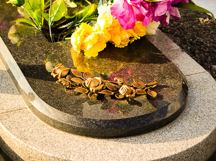 Купить бронзовые цветы на памятник