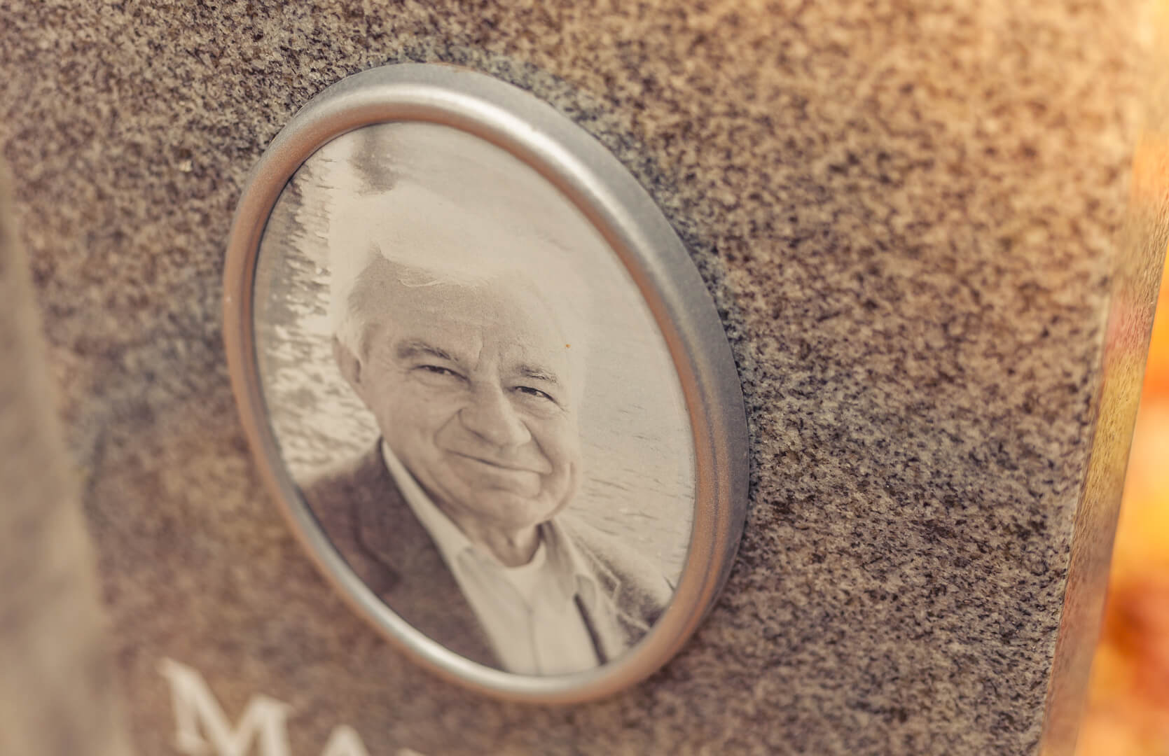 Фотомедальоны на памятники, изготовленные в Гранитное Дело