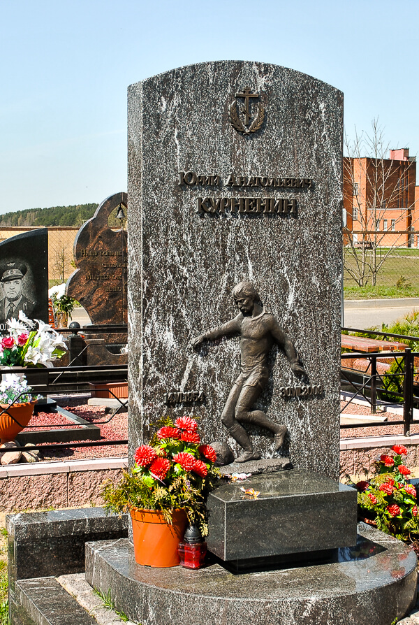 Элитные гранитные памятники с доставкой и установкой по Минску