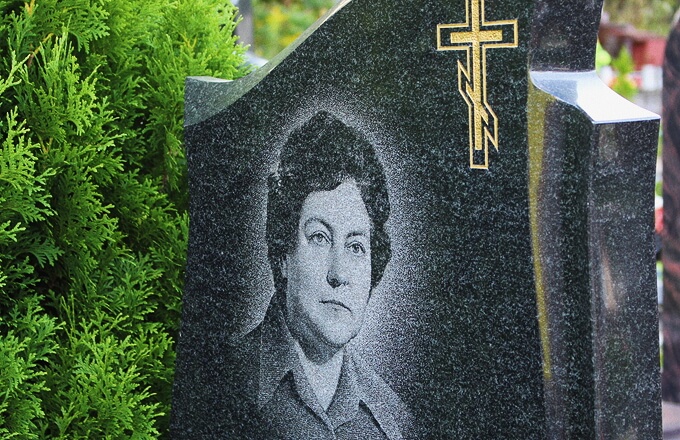 Гравировка портрета на памятнике