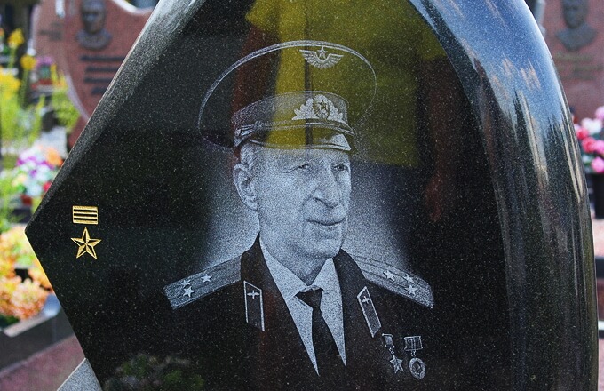 Гравировка на памятники из гранита