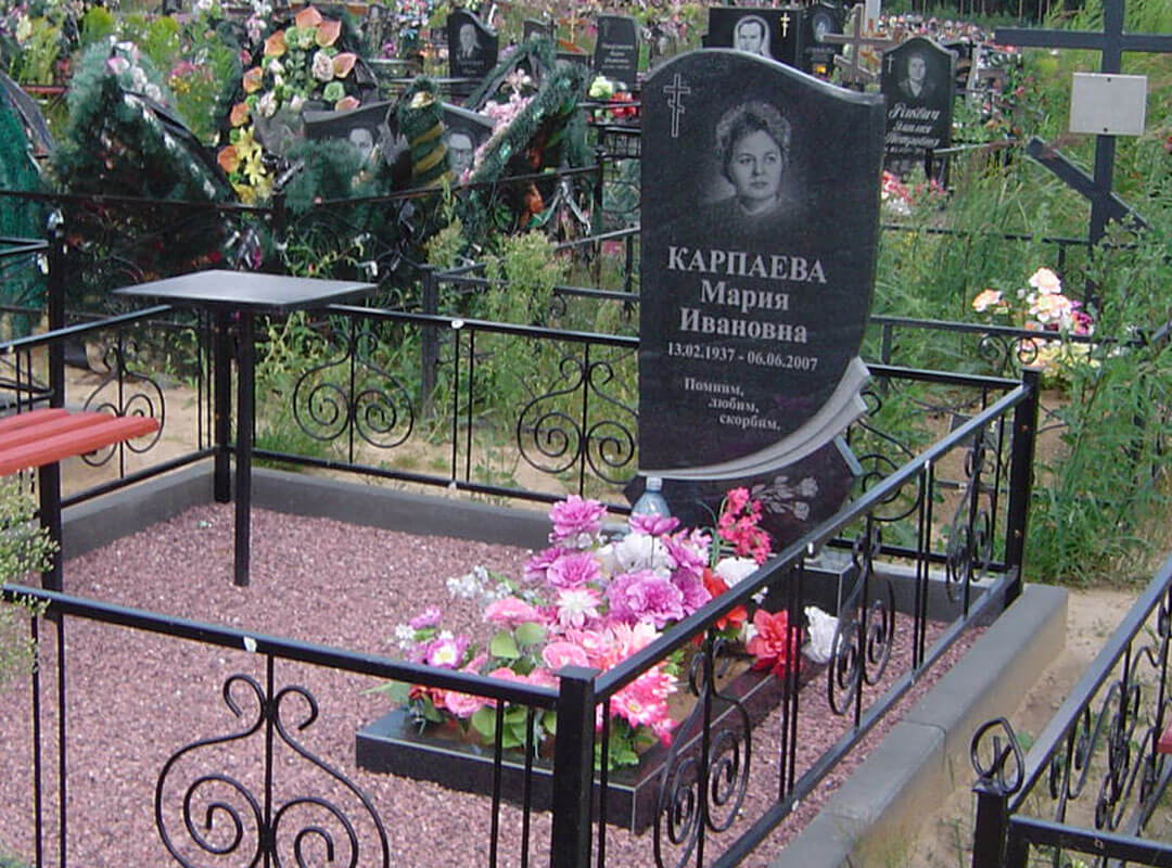 Самые дешевые памятники в Минске из карельского гранита