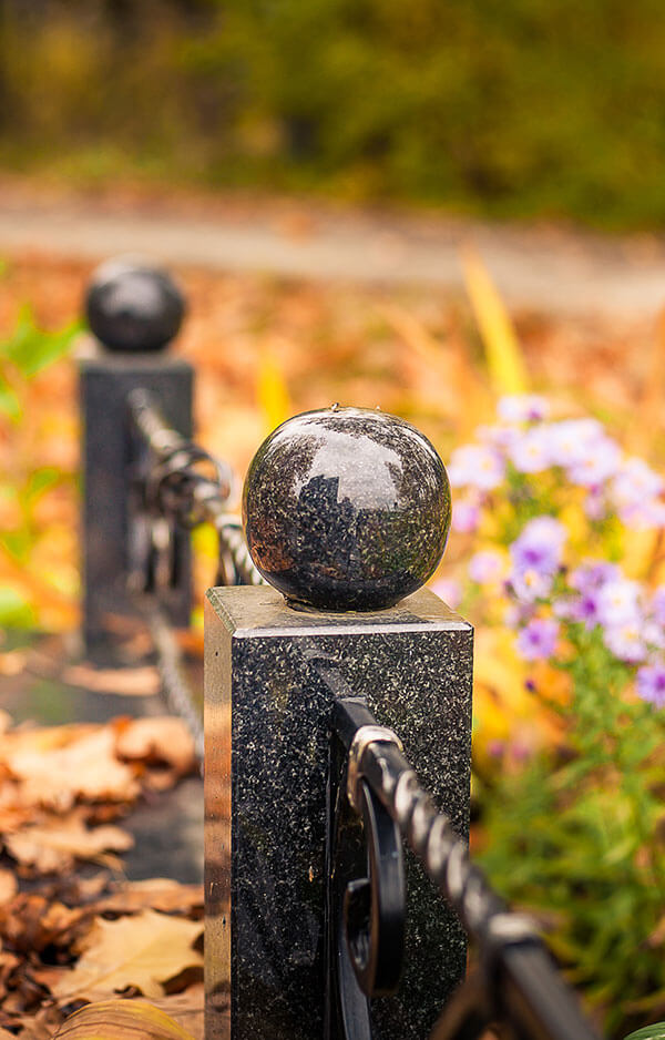 Памятник и ограда из гранита – Минск, Западное кладбище