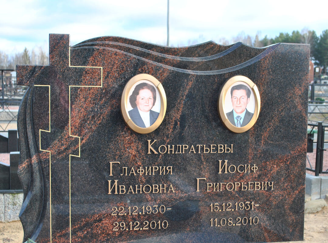 Памятник с крестом на могилу из гранита