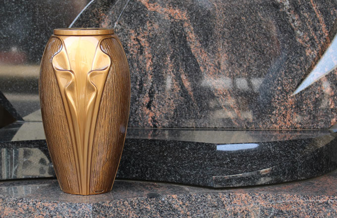 Вазы для памятников цены и фото